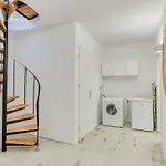 Casa Lina Large Apartment, Access * Πάρος